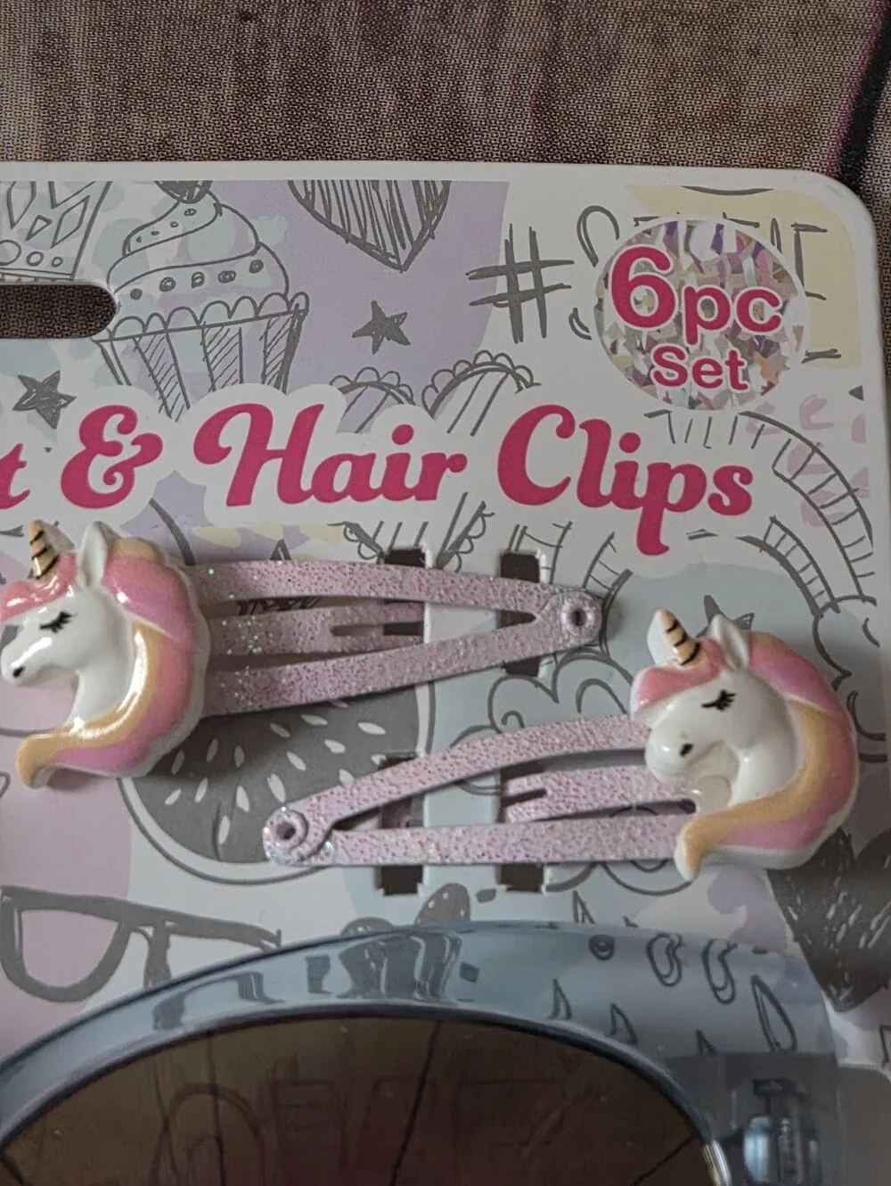 Love @ First Sight Sunglasses with Rainbow Case & Hair Clips Set NIP
